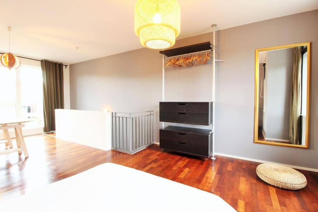Hébergement de vacances Townhouse With Garden, Terrace & Balcony *