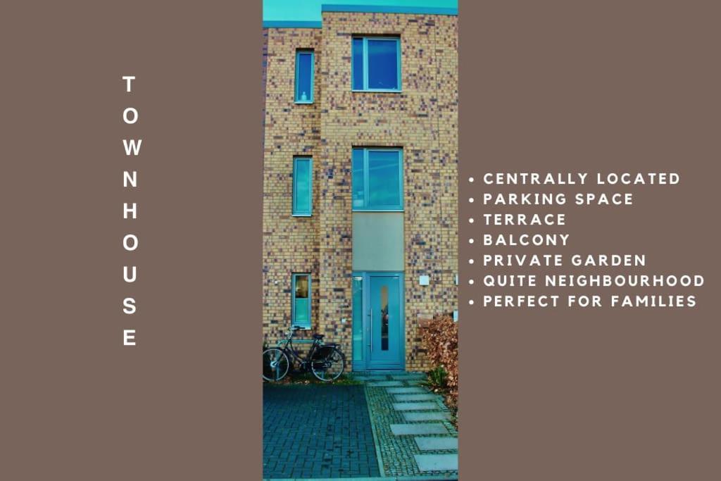 Hébergement de vacances Townhouse With Garden, Terrace & Balcony *